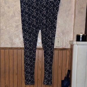 Serra Black & Gray soft leggings (16-18)(nwt)